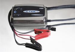 Nabíječka CTEK MXS 25000 EXT, 12V, 25A, 6m kabely + držák na zeď - 1